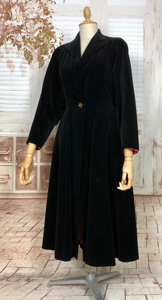 Stunning Original Late 1940s Vintage Black Velvet Femme Fatale Princess Coat