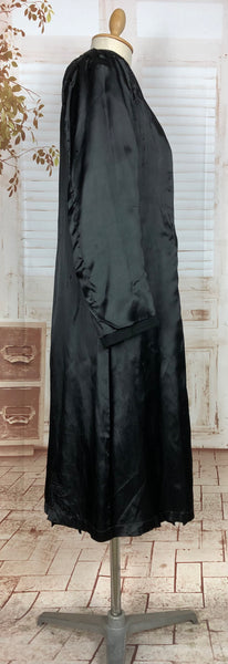 Gorgeous Late 1930s / Early 1940s Original Vintage Classic Black Crepe Princess Coat
