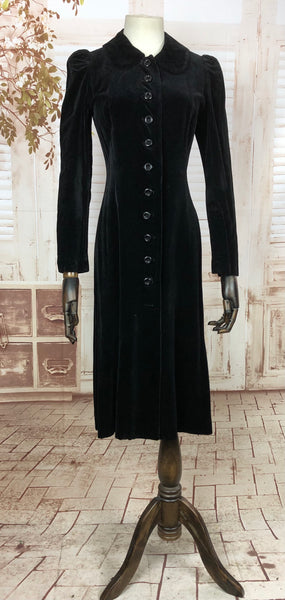 Amazing 1930s 30s Vintage Black Velvet Coat With Puff Sleeves