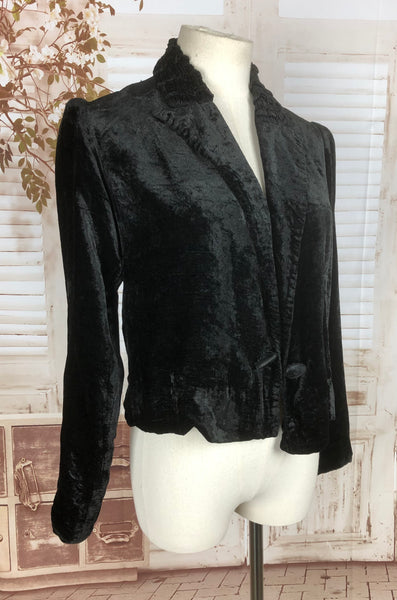 Original Vintage 1930s 30s Black Silk Velvet Jacket With Shirred Ruffle Collar And Puff Shoulders
