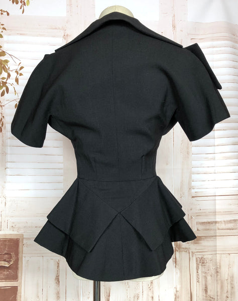 Amazing Original 1940s Vintage Femme Fatale Caped Peplum Suit Blazer