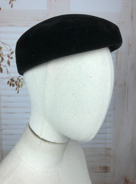 Original 1940s 40s Vintage Rich Black Velvet Beret Style Cap