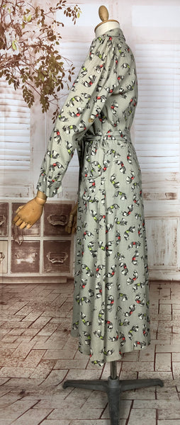 Fabulous Original 1940s Vintage Belted Bow Novelty Print Day Dress