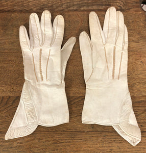 Stunning Original 1930s 30s Vintage White Leather Gauntlet Gloves