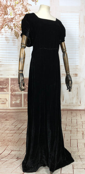 Super Sexy Original 1930s 30s Vintage Low Back Femme Fatale Black Velvet Evening Dress