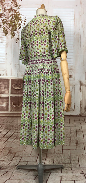Fabulous Original 1940s Vintage Silk Novelty Print Dress With Chartreuse And Fuchsia Print