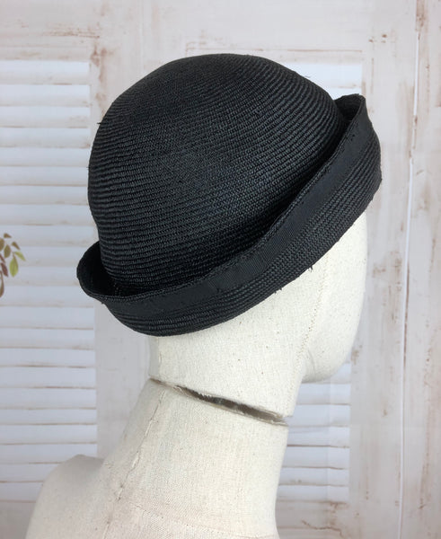 Original 1920s 20s Vintage Flapper Black Straw Cloche Hat