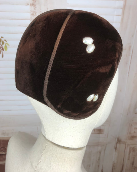 Unusual Original 1950s 50s Vintage Brown Velvet Helmet Hat With Seed Beads