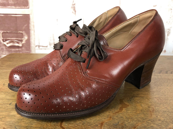 Fabulous Original Late 1930s / Early 1940s Brown Leather Heeled Oxford Shoes