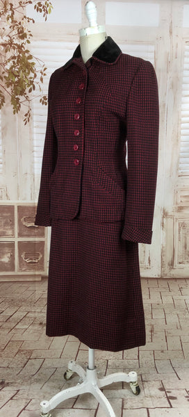 Original 1940s 40s Vintage Red And Black Check Suit With Velvet Collar