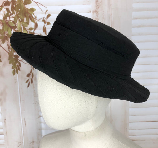 Beautiful Brimmed Original 1930s 30s Crepe Hat With Pinwheel Detailing