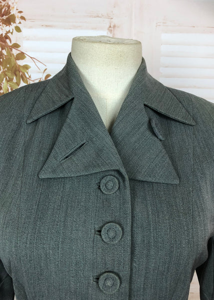 LAYAWAY PAYMENT 1 OF 3 - RESERVED FOR SARA - Fabulous Original Vintage 1940s 40s Grey Blazer With Amazing Pocket Details