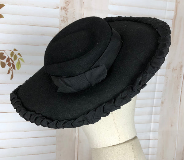 Original Vintage 1940s 40s Black Felt Hat With Pleated Brim