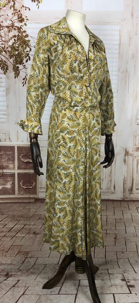Original 1940s 40s Vintage Yellow Mustard Rayon Fern Leaf Novelty Print Summer Dress