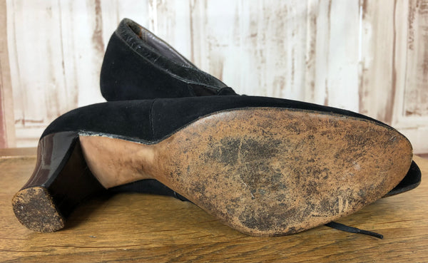 Beautiful Original Early 1940s 40s Vintage Black Suede Heeled Shoes With Cut Out Details