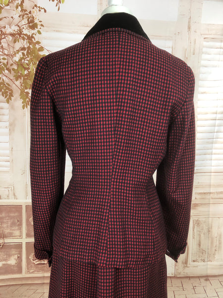Original 1940s 40s Vintage Red And Black Check Suit With Velvet Collar