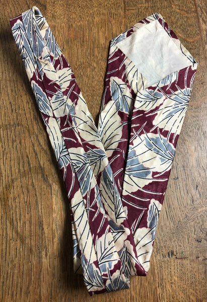 Beautiful Original Late 1930s / Early 1940s Burgundy Steel Blue And Cream Leaf Motif Silk Swing Tie