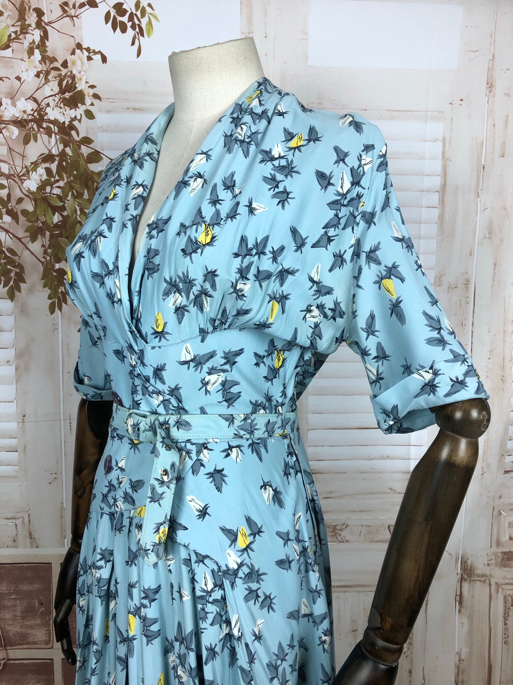 1940s rayon dress hotsell