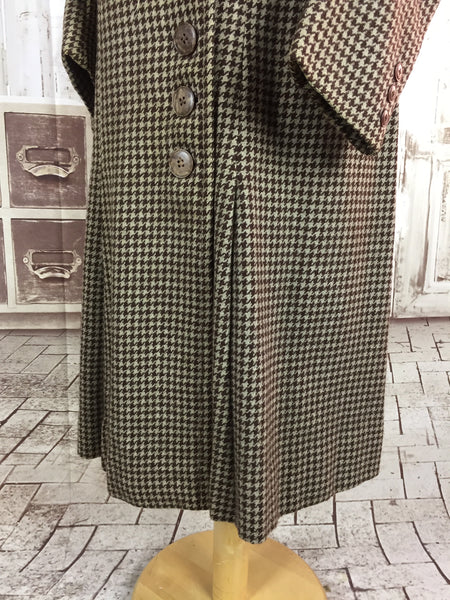Original 1930s Vintage Ladies Brown Beige Houndstooth Tweed Coat With Puff Shoulders And Norfolk Belt Back