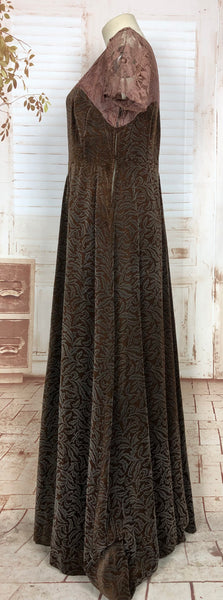 Exquisite Original Late 1930s / early 1940s Vintage Embossed Brown Velvet And Lace Evening Gown